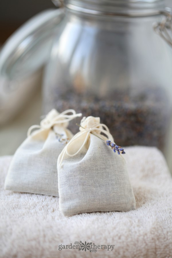 How to make Natural Laundry Fresheners with Lavender Dryer Bags