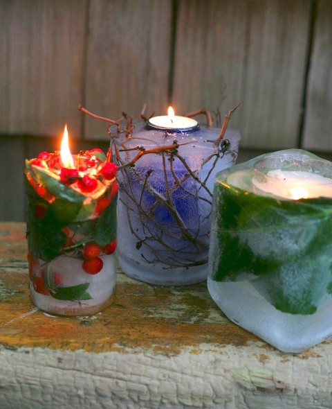 Freeze natural elements into these ice candles for a gorgeous display