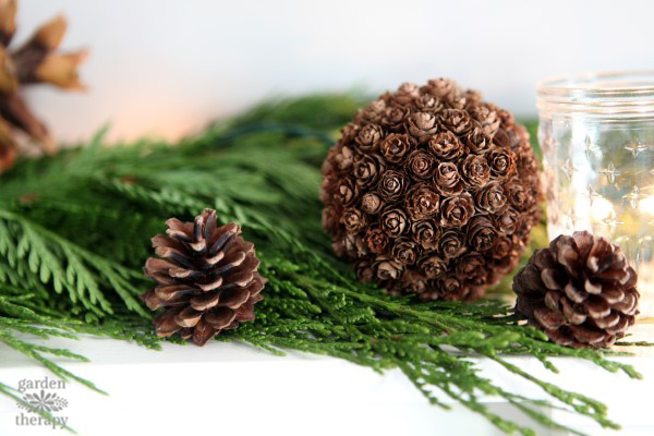 Make These Easy Pinecone Spheres - an easy nature project for festive holiday decor