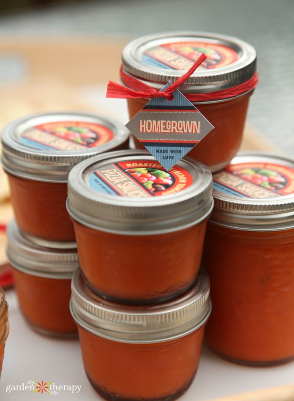 homemade pizza sauce packaged up to give away