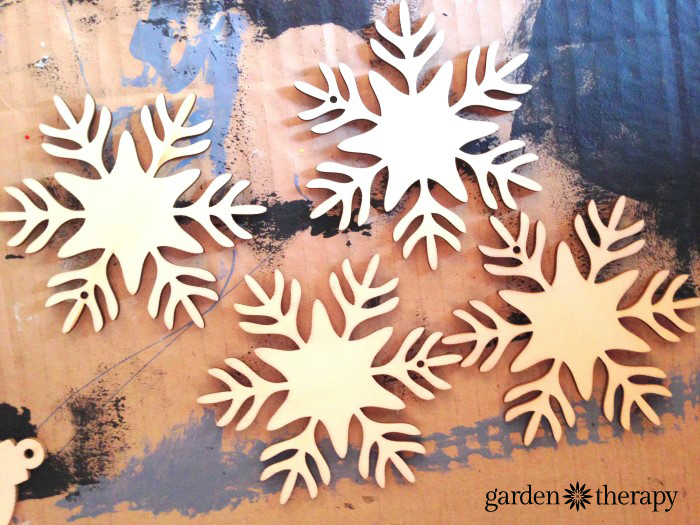 Chalkboard Paint Wood Snowflake Ornaments DIY Project 1