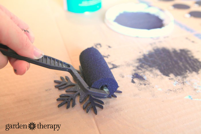 Chalkboard Paint Wood Snowflake Ornaments DIY Project 3