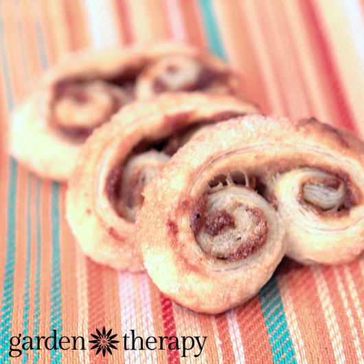 Pumpkin Palmiers: cookies that taste just like pumpkin pie and take 5 minutes to make!