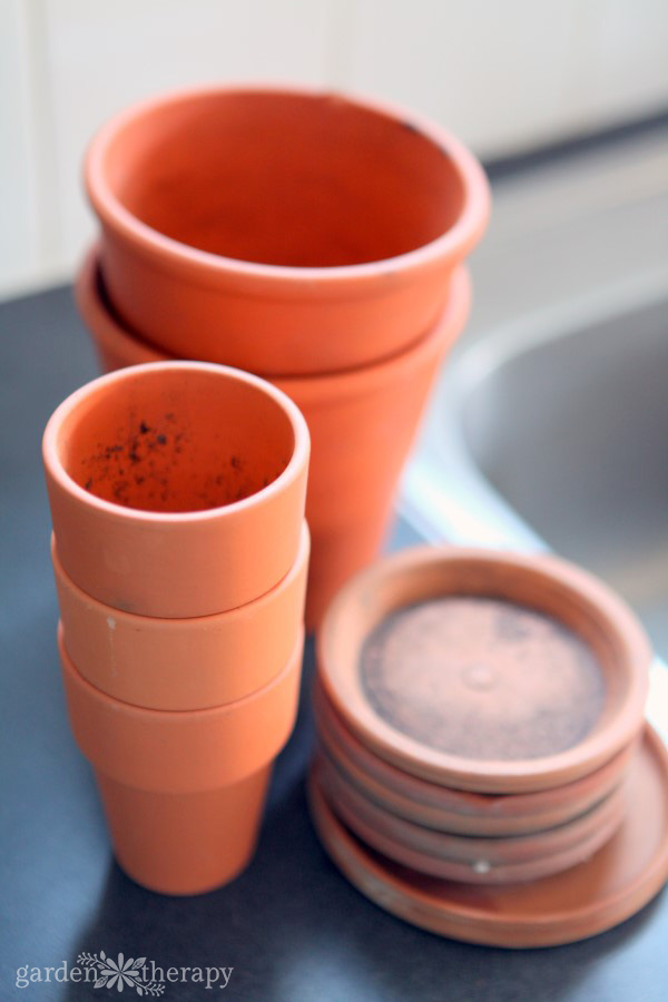 Terracotta pots to wash