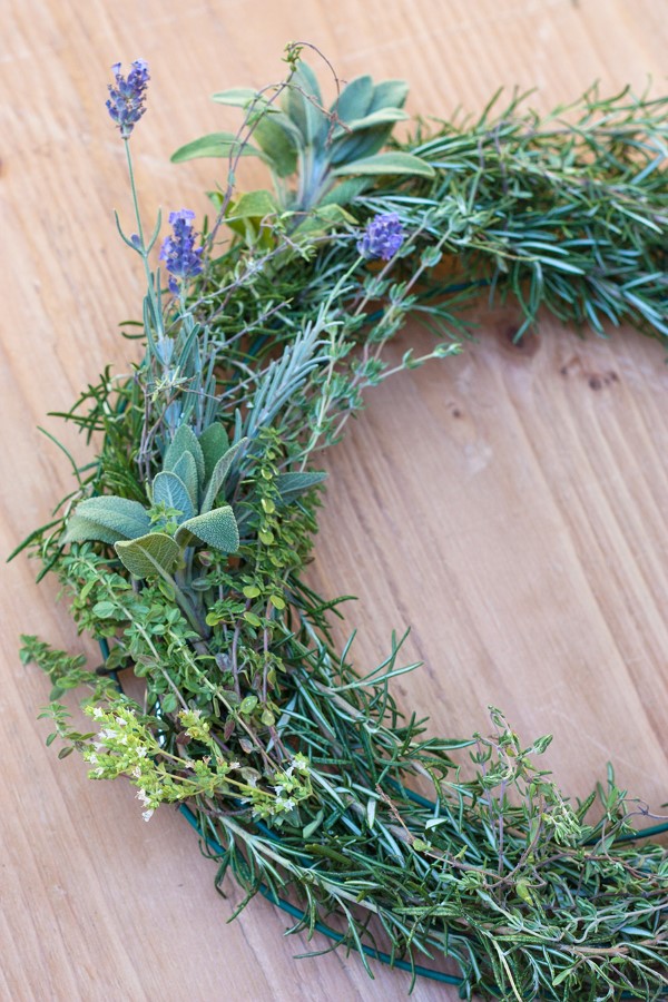 How to Make a Gorgeous Fresh Herb Wreath 