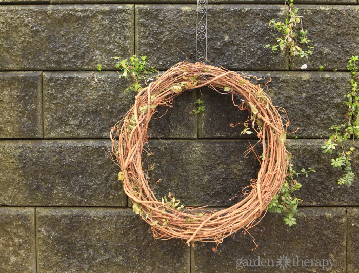 how to make a grapevine wreath