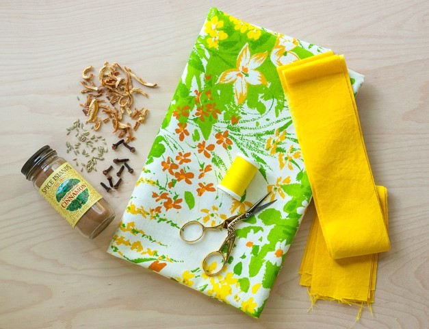 DIY Herb Scented Hot Pad for Tea Sewing Instructions Step (1)