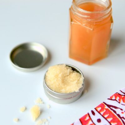 healing lip scrub recipe with manuka honey