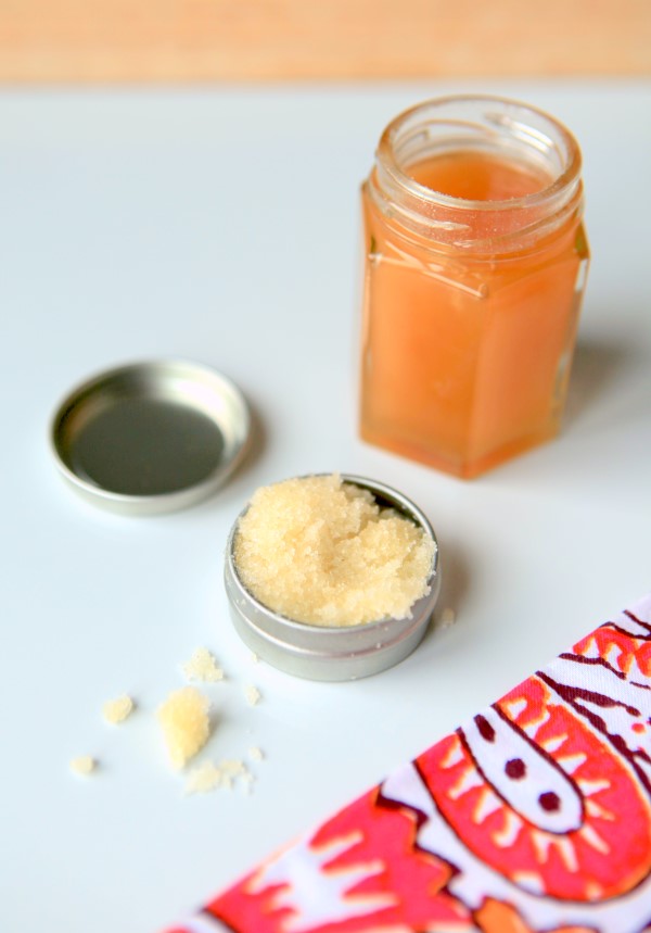 healing honey lip scrub recipe with manuka honey