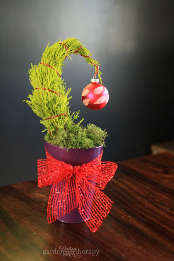 table-top grinch tree DIY