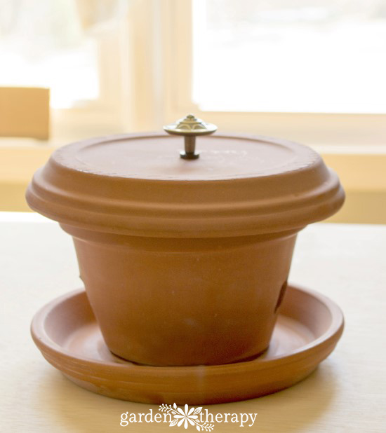 Flowerpot Bird Feeder DIY Step (7)