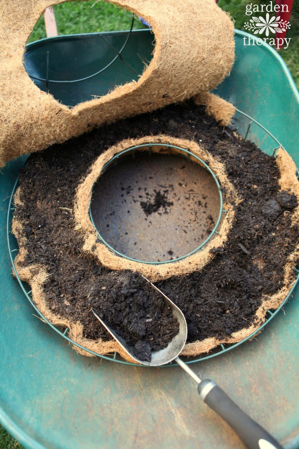 How to Make a Living Wreath Potting Soil