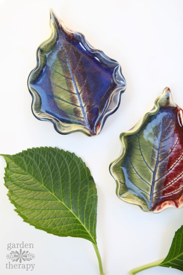 pottery leaf dish