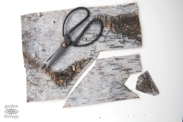 Take some inspiration from the outdoors by making a leather and birch bark picture frame that can be used in so many different ways around the house: to display photos, hang on wall as a wreath, or as a dry erase board.