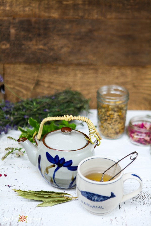 Tea for menopause made from valerian roots