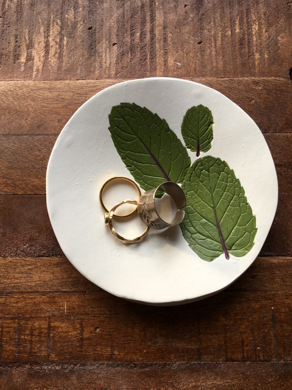 How to make a botanical print clay dish