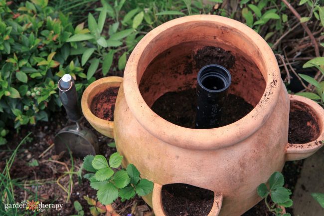 starwberry pot with diy irrigation system