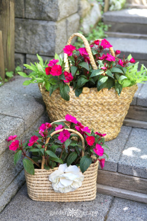 finished straw purse planter