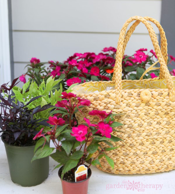 Create a straw purse planter