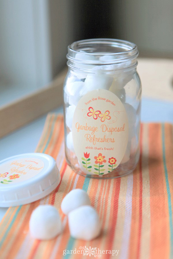 store cleaning bombs in a glass jar