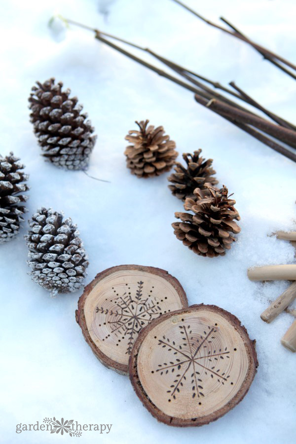 How to make gorgeous winter planter ornaments