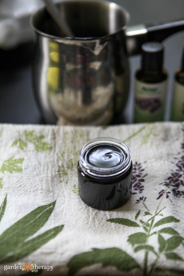 DIY black drawing salve for mosquito bites - The Makeup Dummy