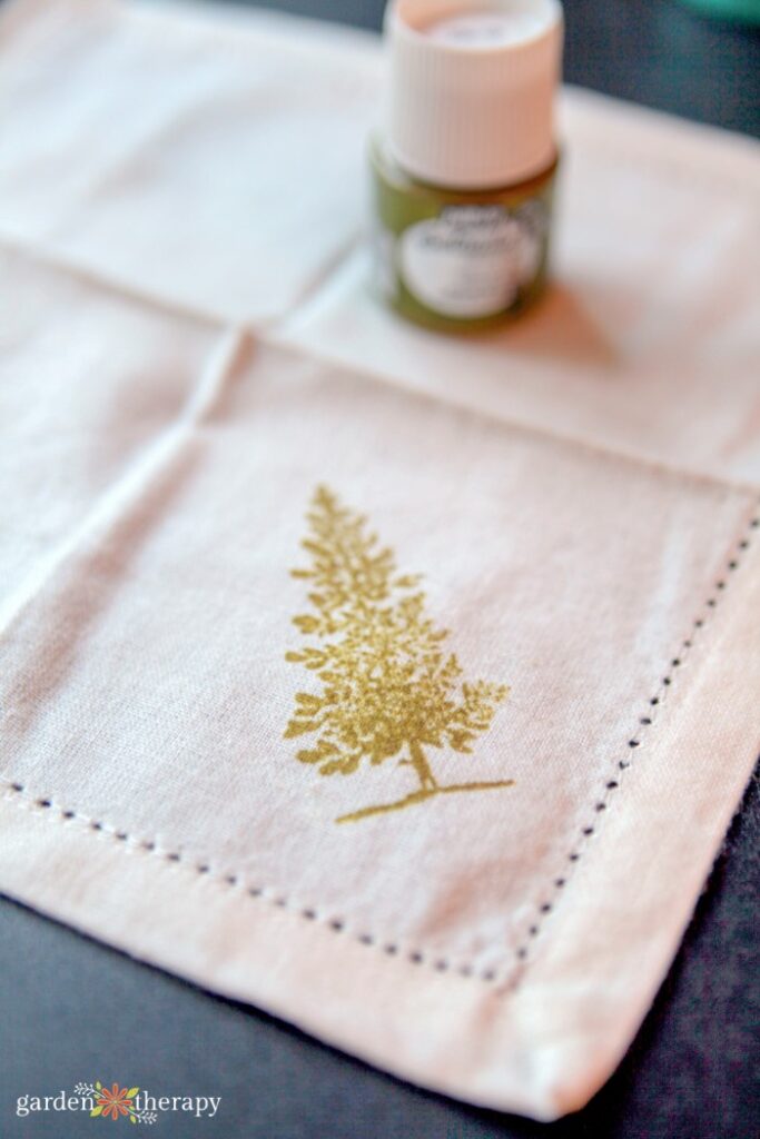 how to make stamped fabric napkins