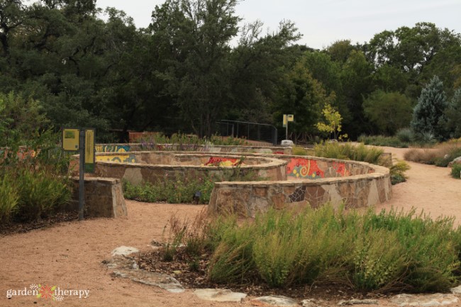 garden labyrinth with circle design