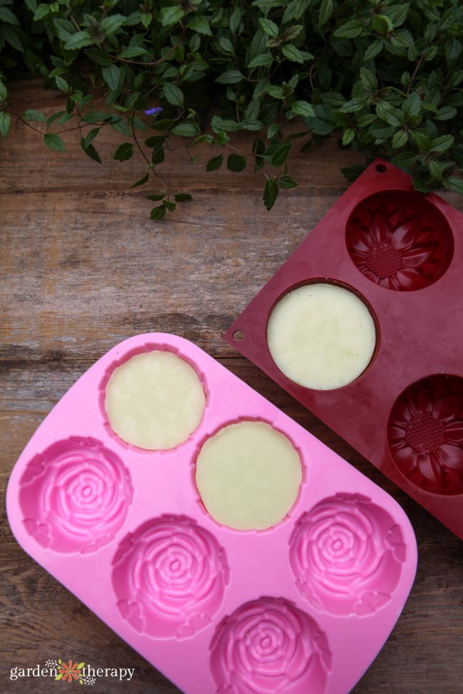 how to make lotion bars in silicone molds