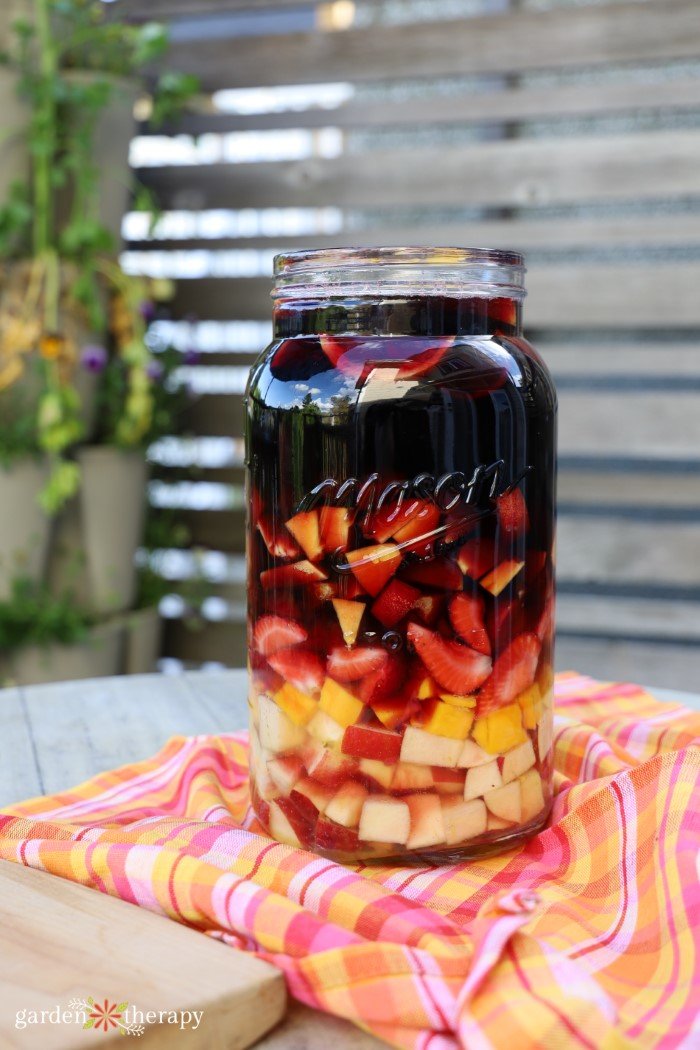 Creating The Perfect Pitcher Of Sangria - WineDom