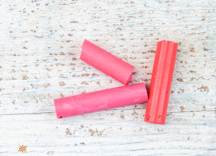 pink crayons for colouring candles