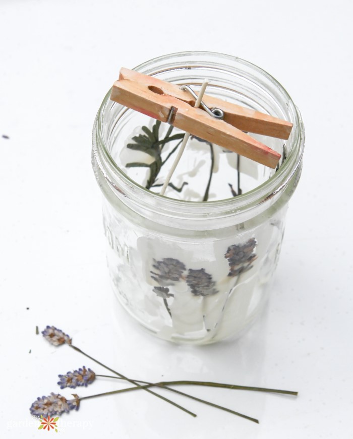 DIY lavender candle