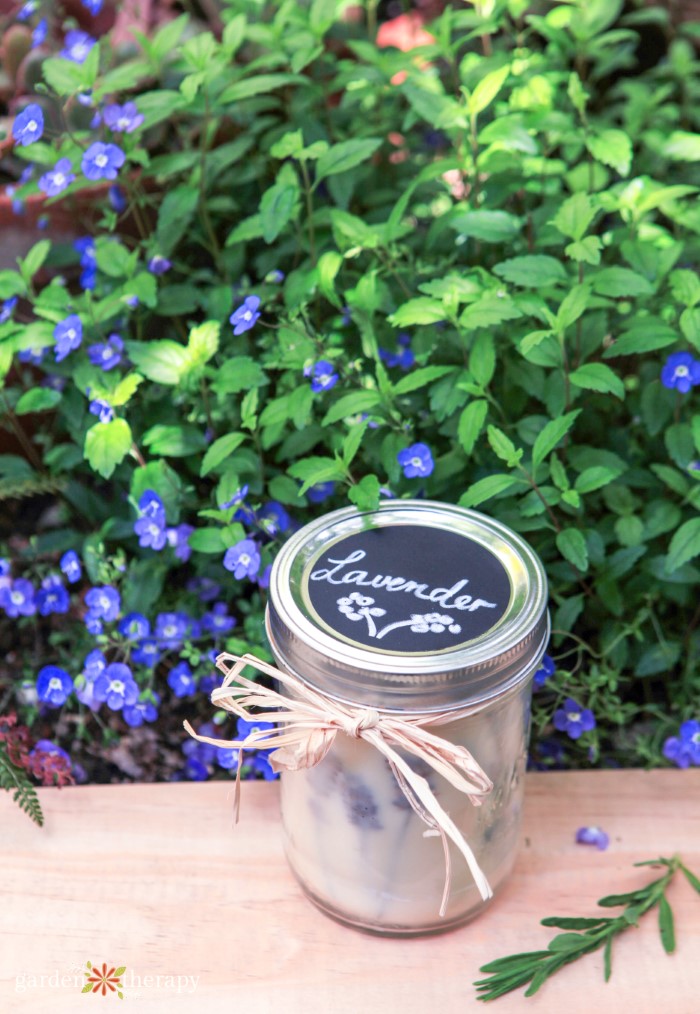 DIY pressed lavender candle