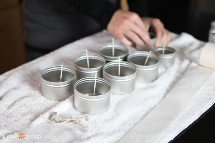 candle containers with wicks