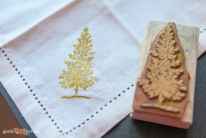 stamped fabric napkin tutorial