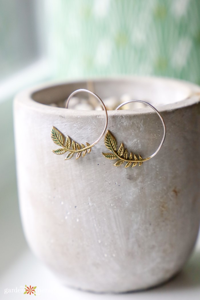 Plant Jewelry: One-of-a-Kind Pieces Inspired By the Garden! - Garden ...