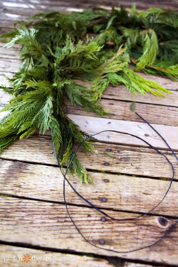 how to make a cedar Christmas garland