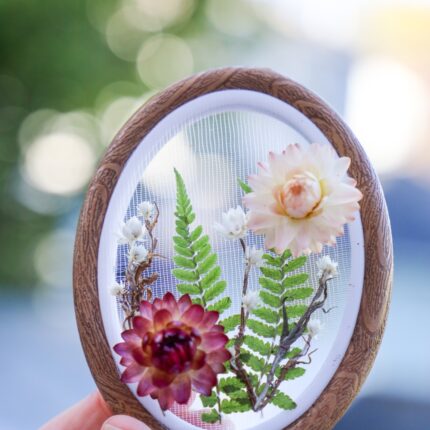 Dried flower embroidery