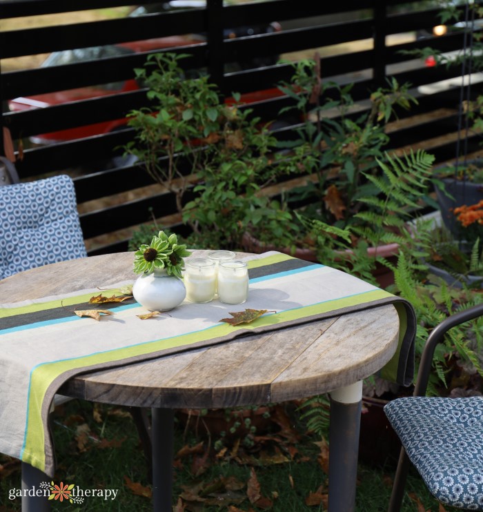 outdoor table and chairs