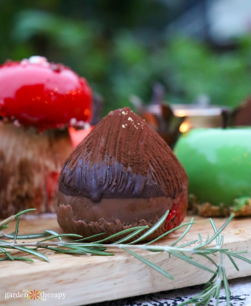 friendsgiving acorn dessert
