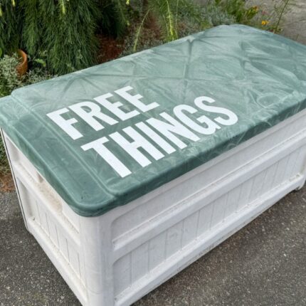 outdoor free things bin