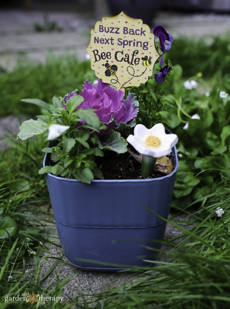bee breakfast pot